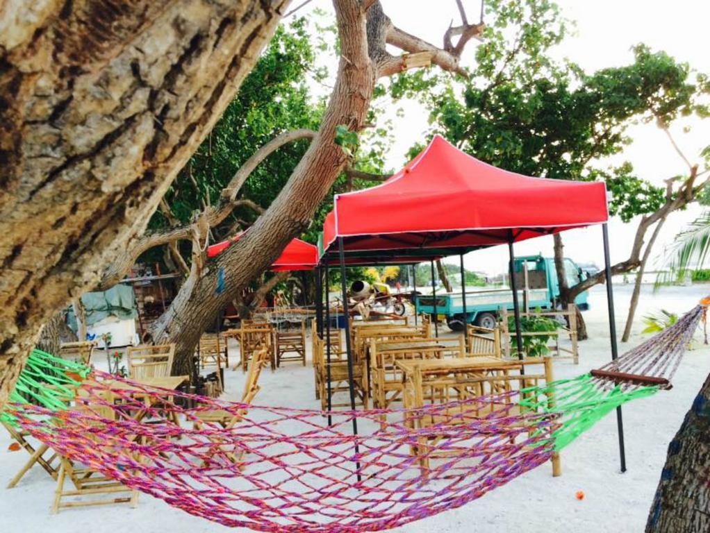 Lily Rest Maldives Hotell Maafushi Exteriör bild