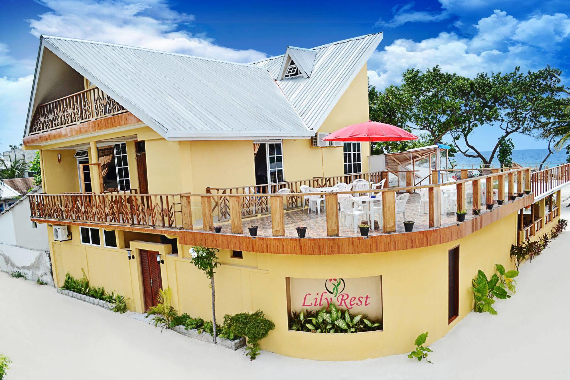 Lily Rest Maldives Hotell Maafushi Exteriör bild