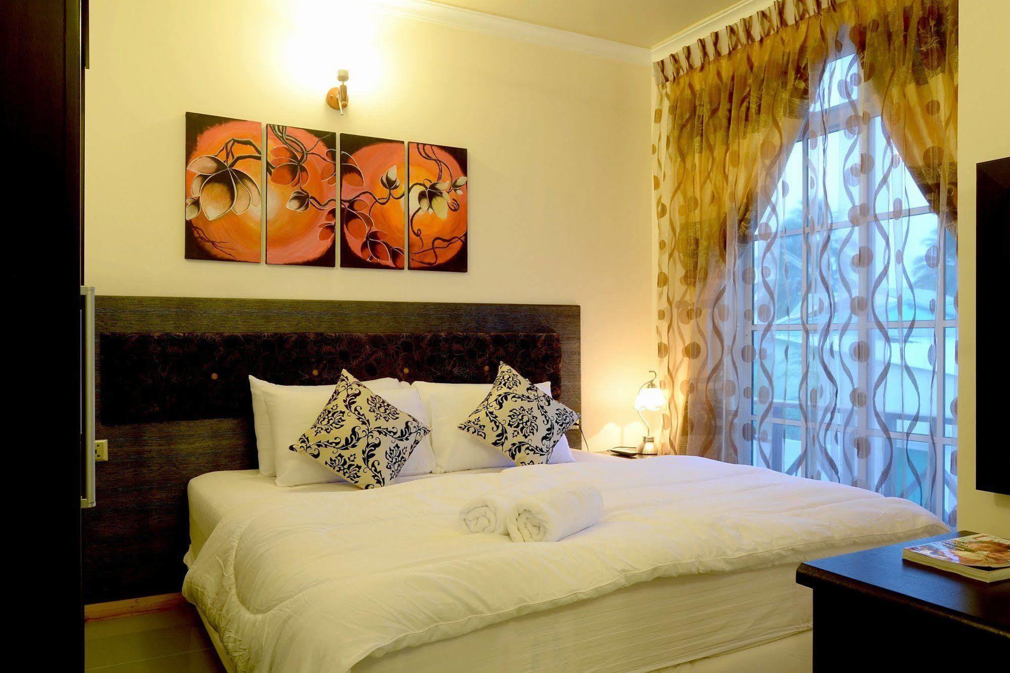 Lily Rest Maldives Hotell Maafushi Exteriör bild