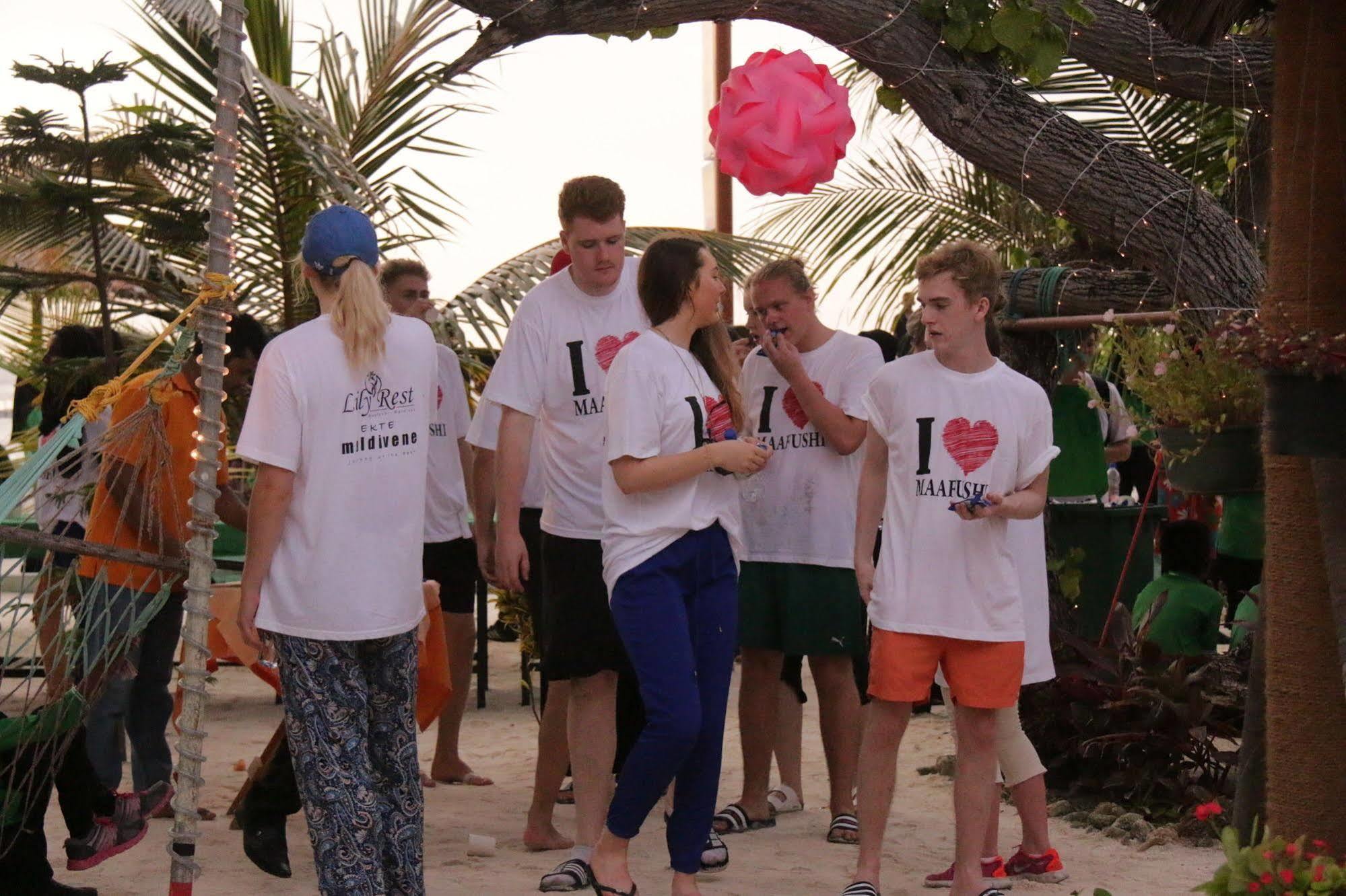 Lily Rest Maldives Hotell Maafushi Exteriör bild